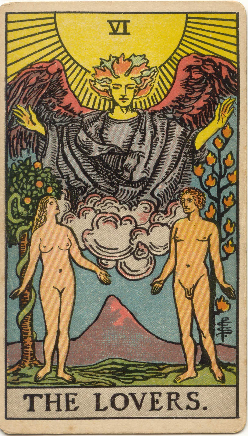 Os Enamorados no tarot Rider-Waite-Smith: duas figuras nuas em um jardim, sob um anjo de braços abertos.